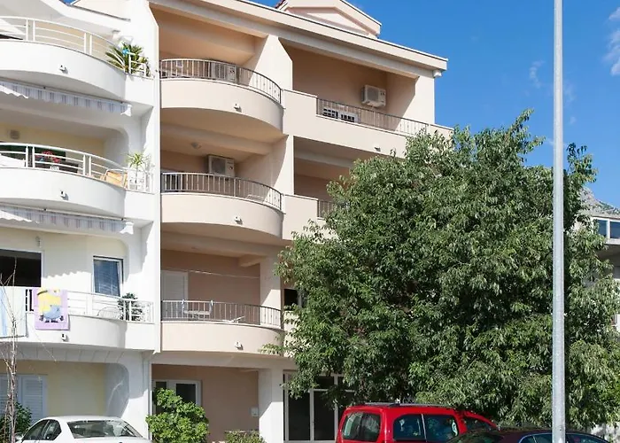 Apartments Nevenka I Josko