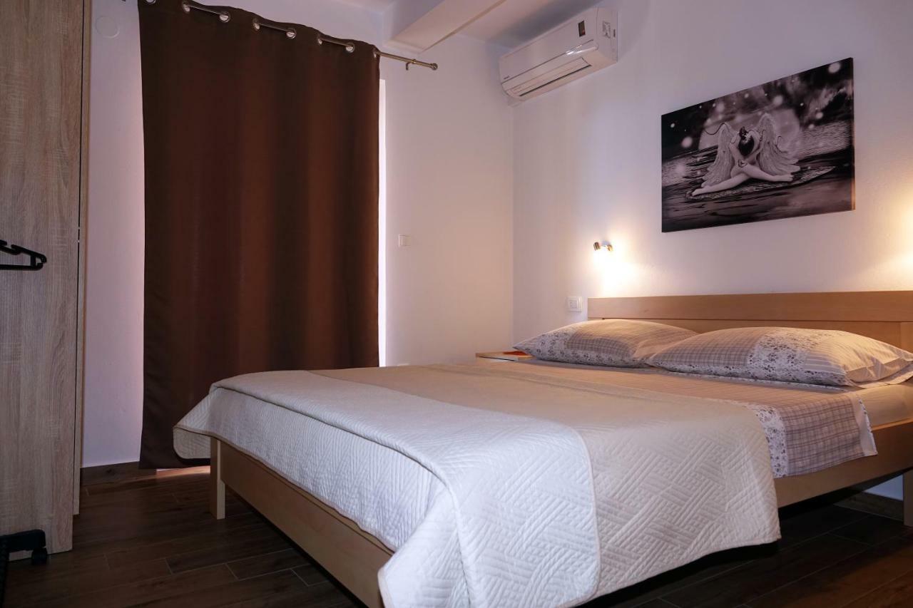 Nevenka I Josko Apartment Tucepi